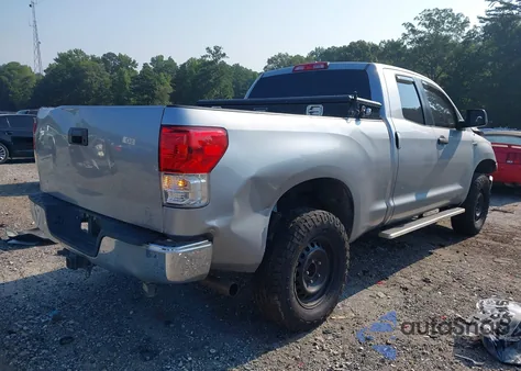 2011 Toyota Tundra Grade 5.7L V8 z USA, uszkodzony, nr VIN 5TFUW5F11BX172240